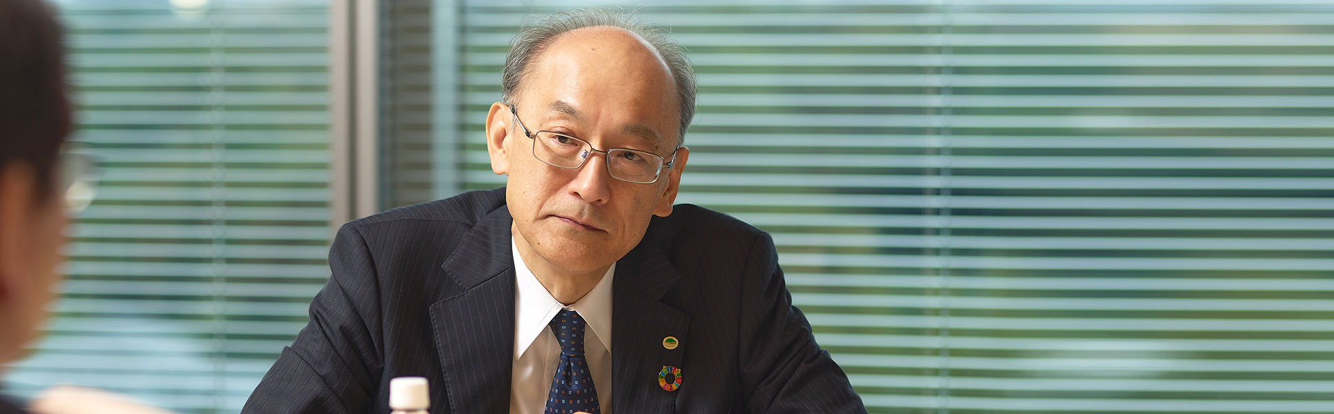 ��� �Βk�̗l�q