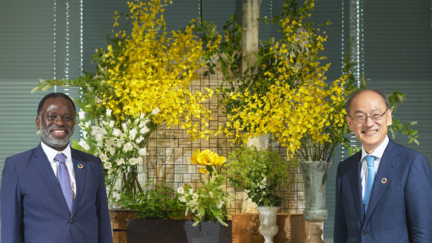 Tshilidzi Marwala ���Ɨ�� ���m ��