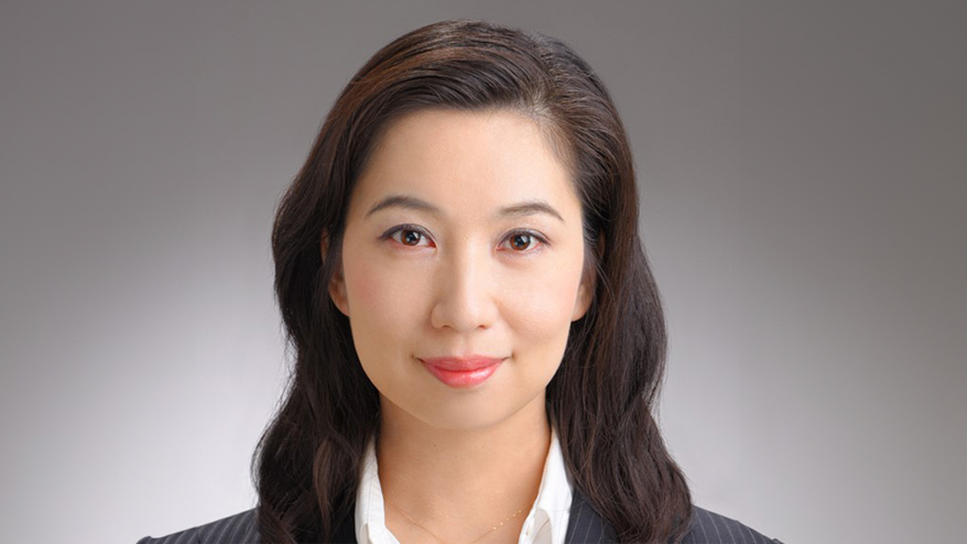 ���� ���q ��