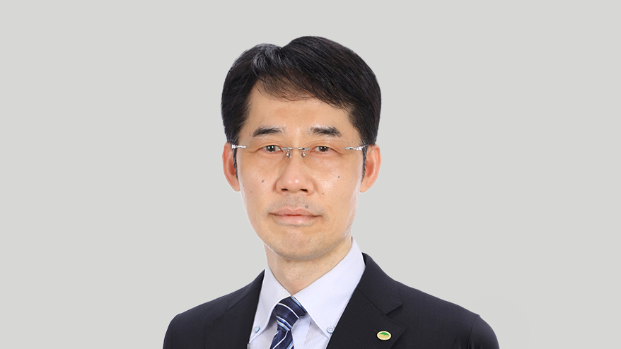 ��{���j��